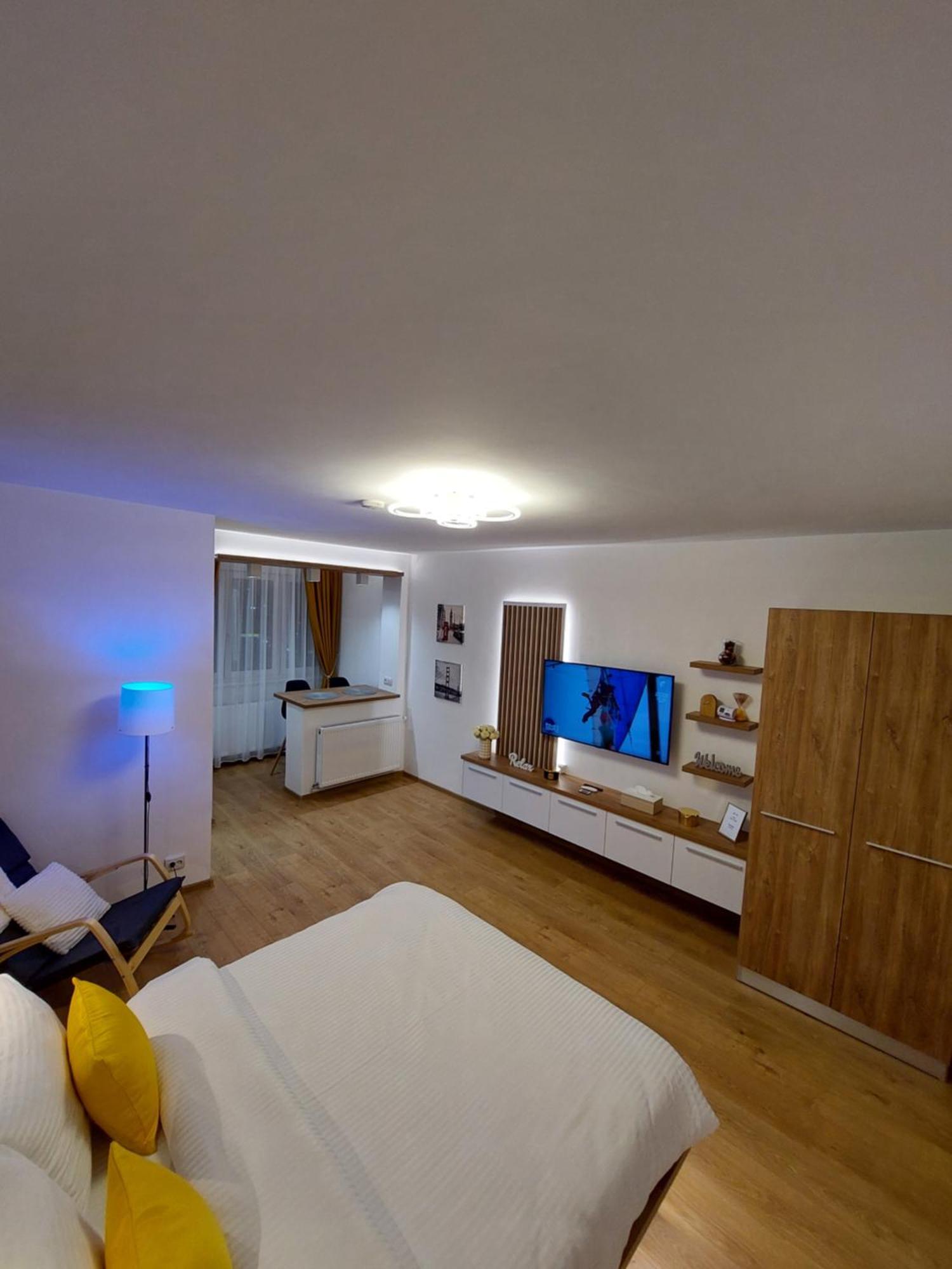 Onyx - Vision Aparthotel Брашов Екстериор снимка